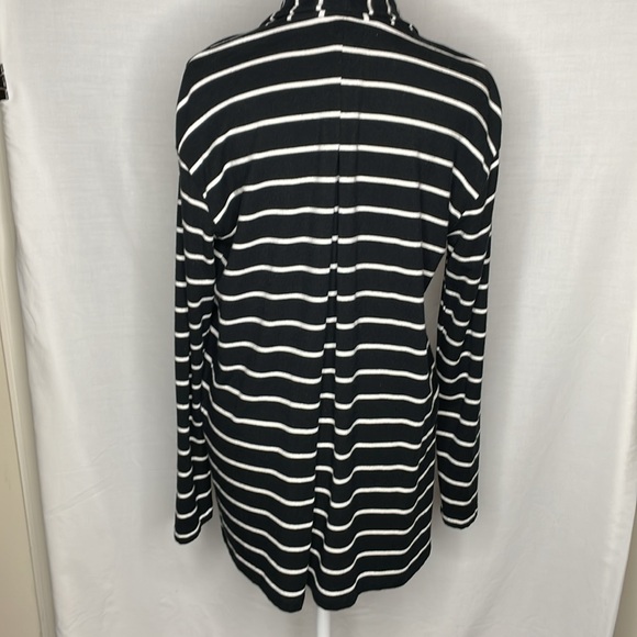 A New Day Black & White Sweater with Pockets - Size Medium - Picture 4 of 6